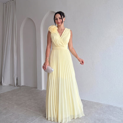 Elegant Evening Gown for Women Sleeveless Pleated V-Neck