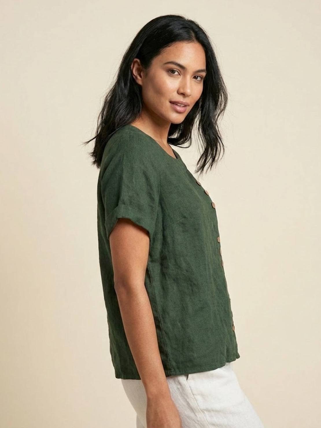 Effortless Blouse for Women Round-Neck Button-Front Short-Sleeve