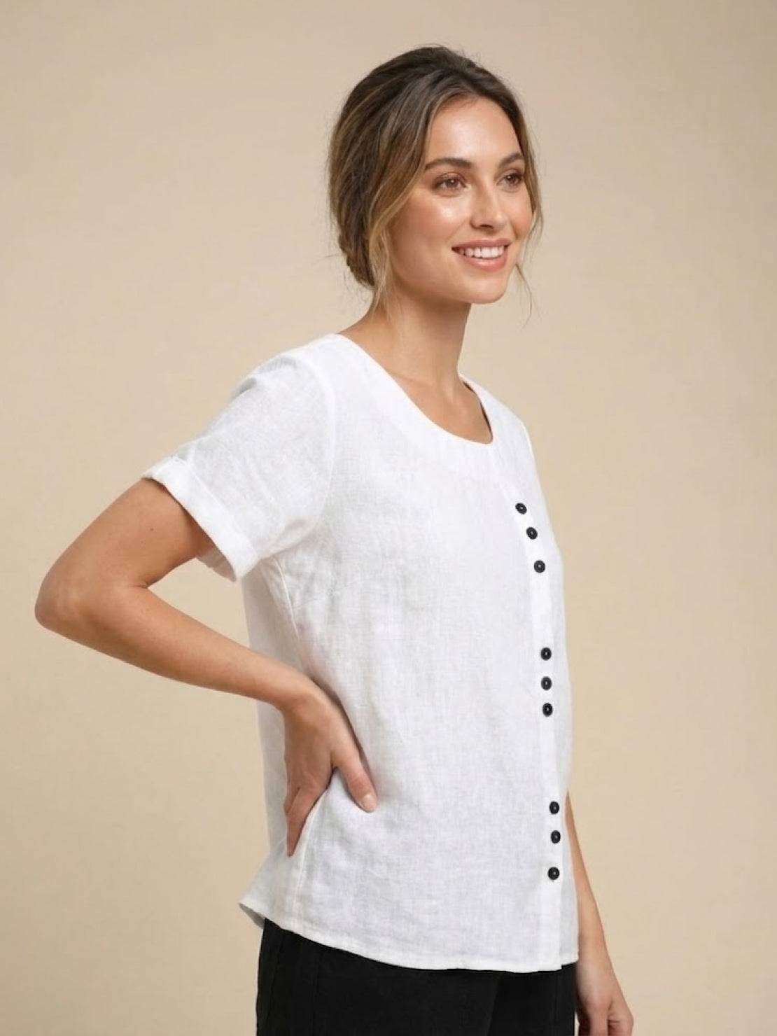 Effortless Blouse for Women Round-Neck Button-Front Short-Sleeve
