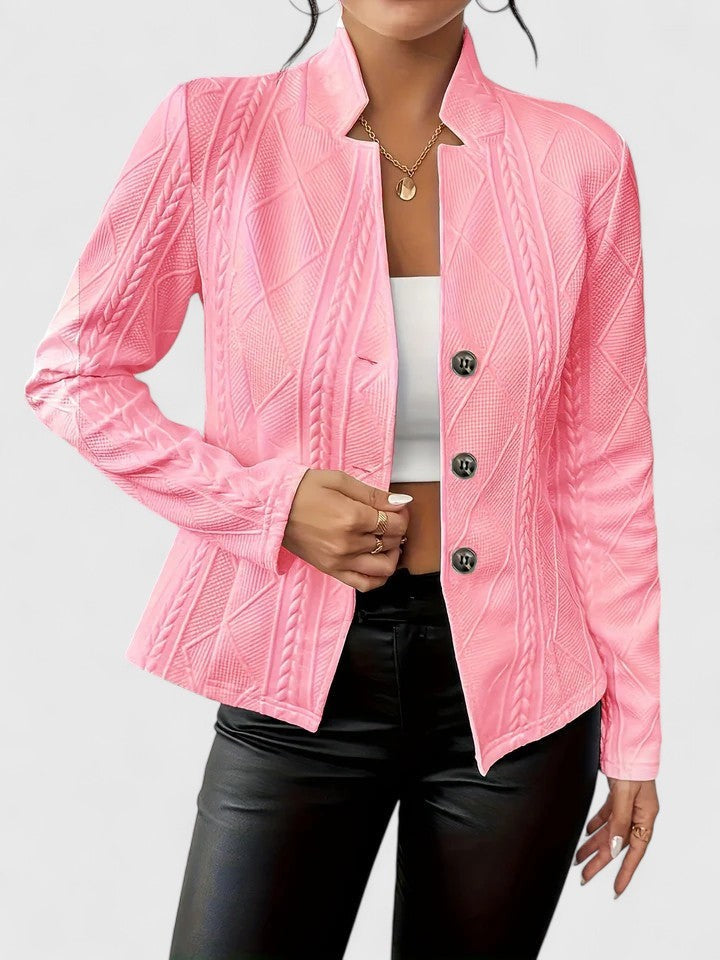 strickjacke-damen-zopfstrick-knopfleiste