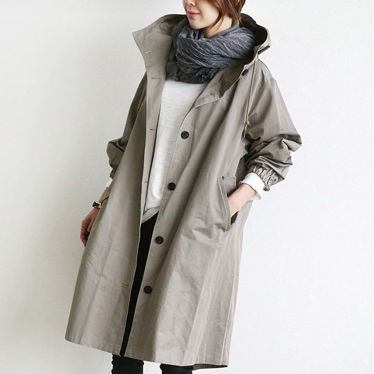 trenchcoat-damen-oversized-knopfleiste