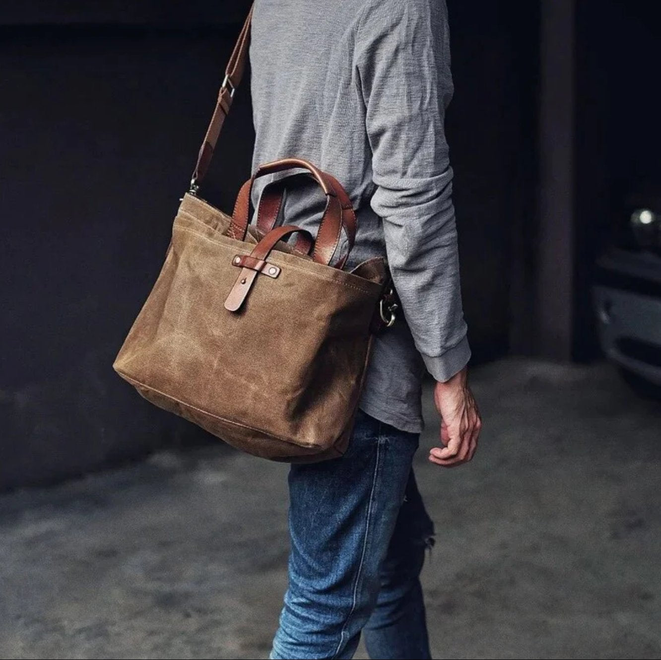 Effortless Tote Bag for Women Waxed-Canvas Leather-Trim