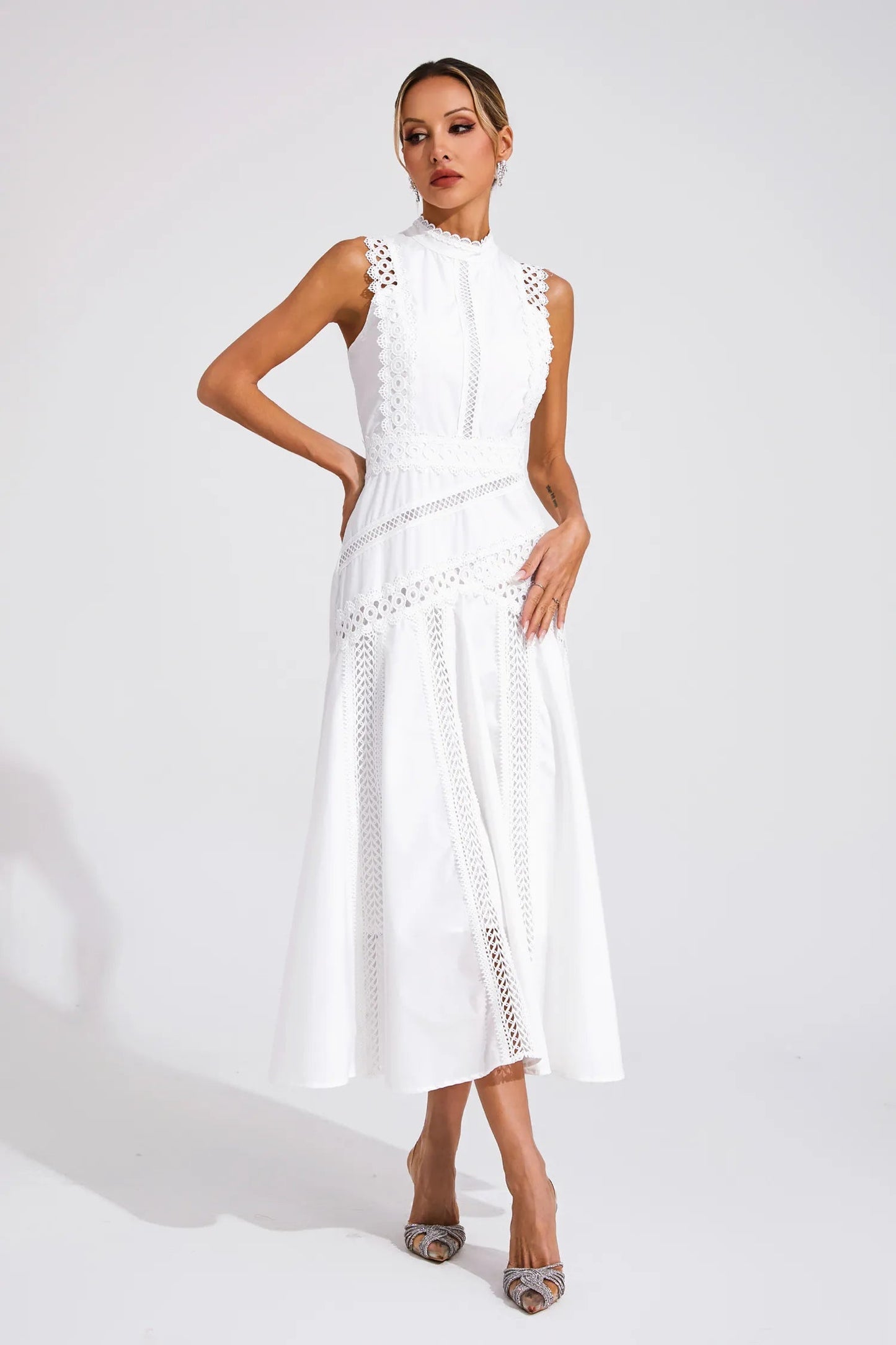Elegant Midi Dress for Women Mock-Neck Sleeveless Lace