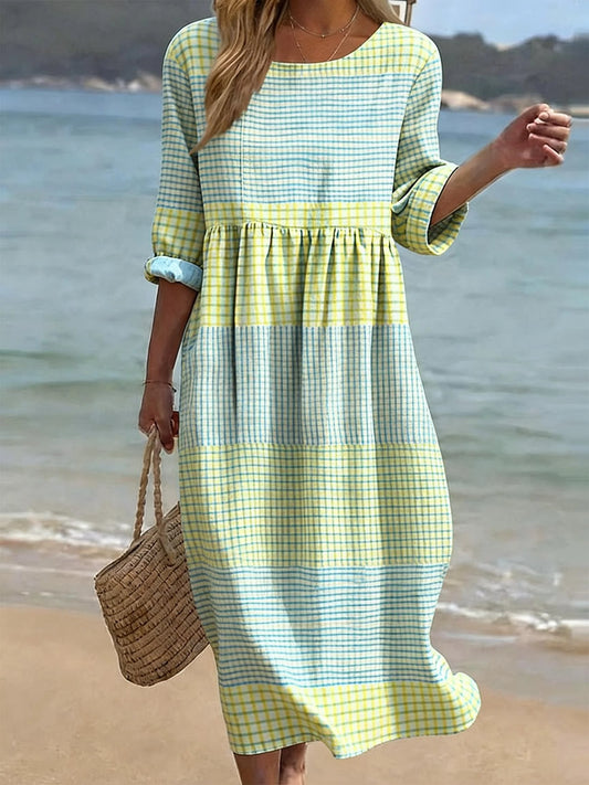 Effortless Maxi Dress for Women Round-Neck Half-Sleeve Plaid