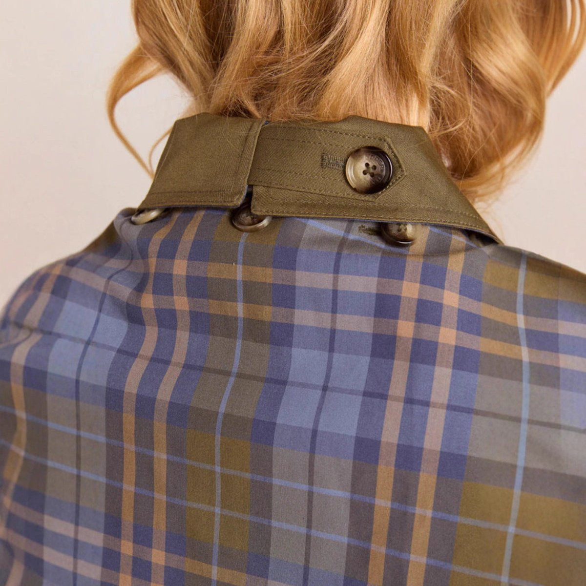 Stylish Cropped Jacket for Women Double-Breasted Plaid-Lined