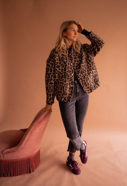 Stylish Leopard-Print Jacket for Women Snap-Button Oversized