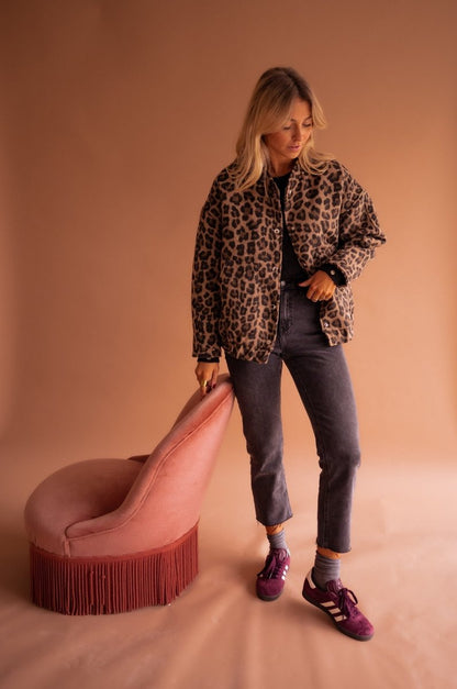 Stylish Leopard-Print Jacket for Women Snap-Button Oversized
