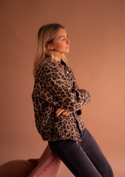 Stylish Leopard-Print Jacket for Women Snap-Button Oversized