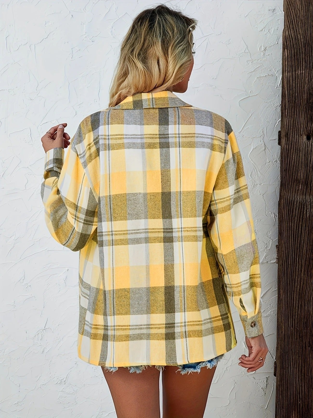 Effortless Flannel Shirt for Women Oversized Plaid Button-Front