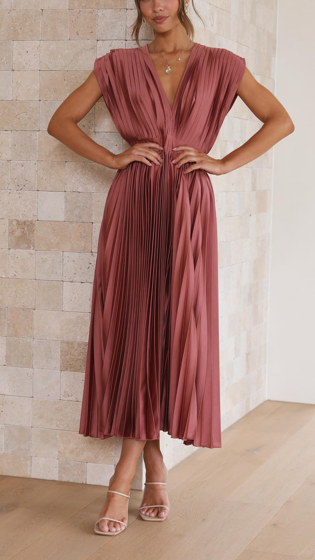 Elegant Midi Dress for Women V-Neck Pleated Sleeveless