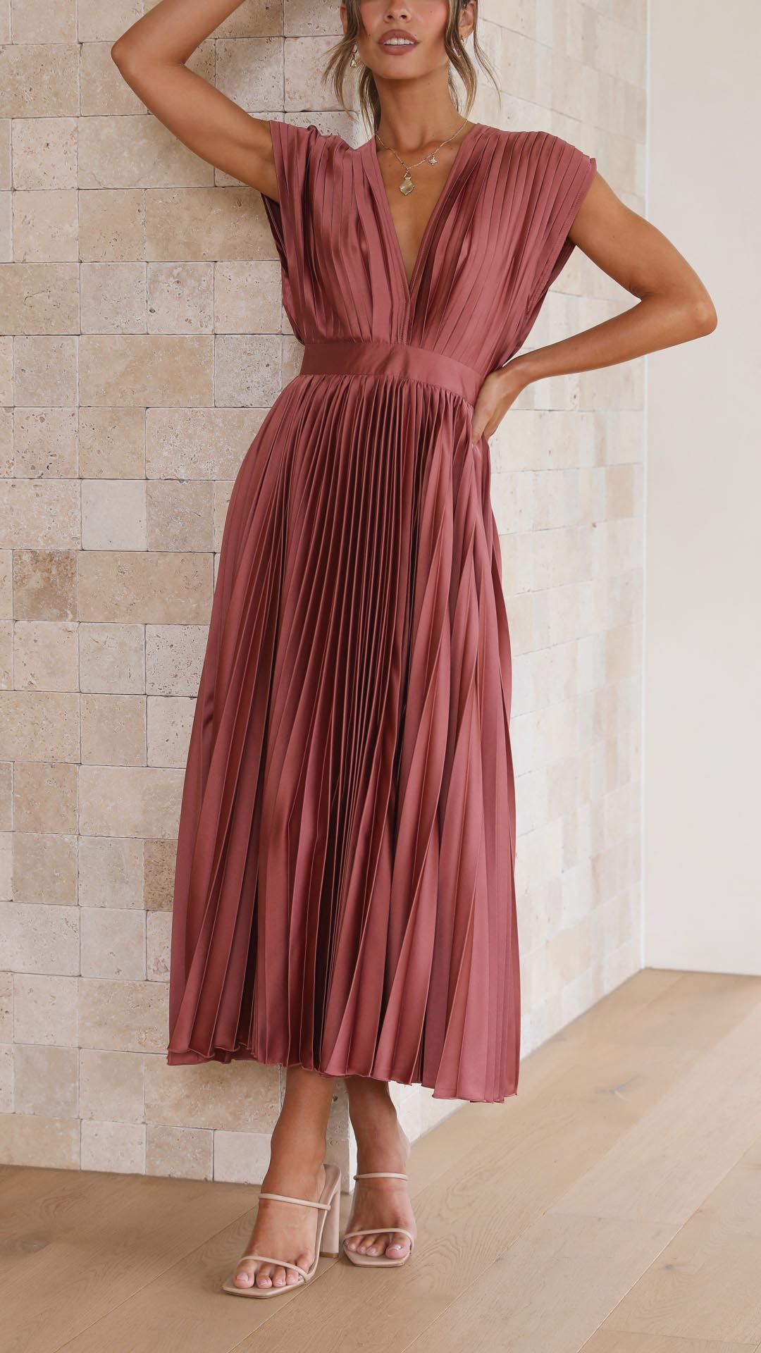 Elegant Midi Dress for Women V-Neck Pleated Sleeveless