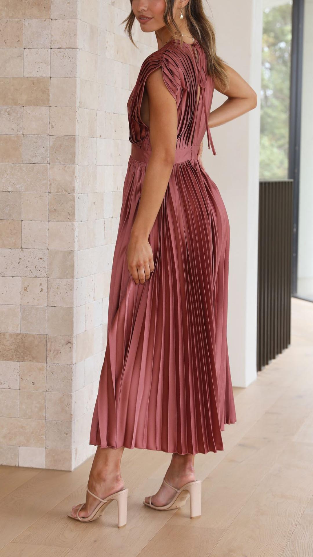 Elegant Midi Dress for Women V-Neck Pleated Sleeveless